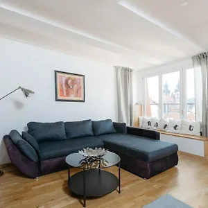 https://exclusive-apt-central-loc-2bdr-old-town-eli.praguehotelsweb.com